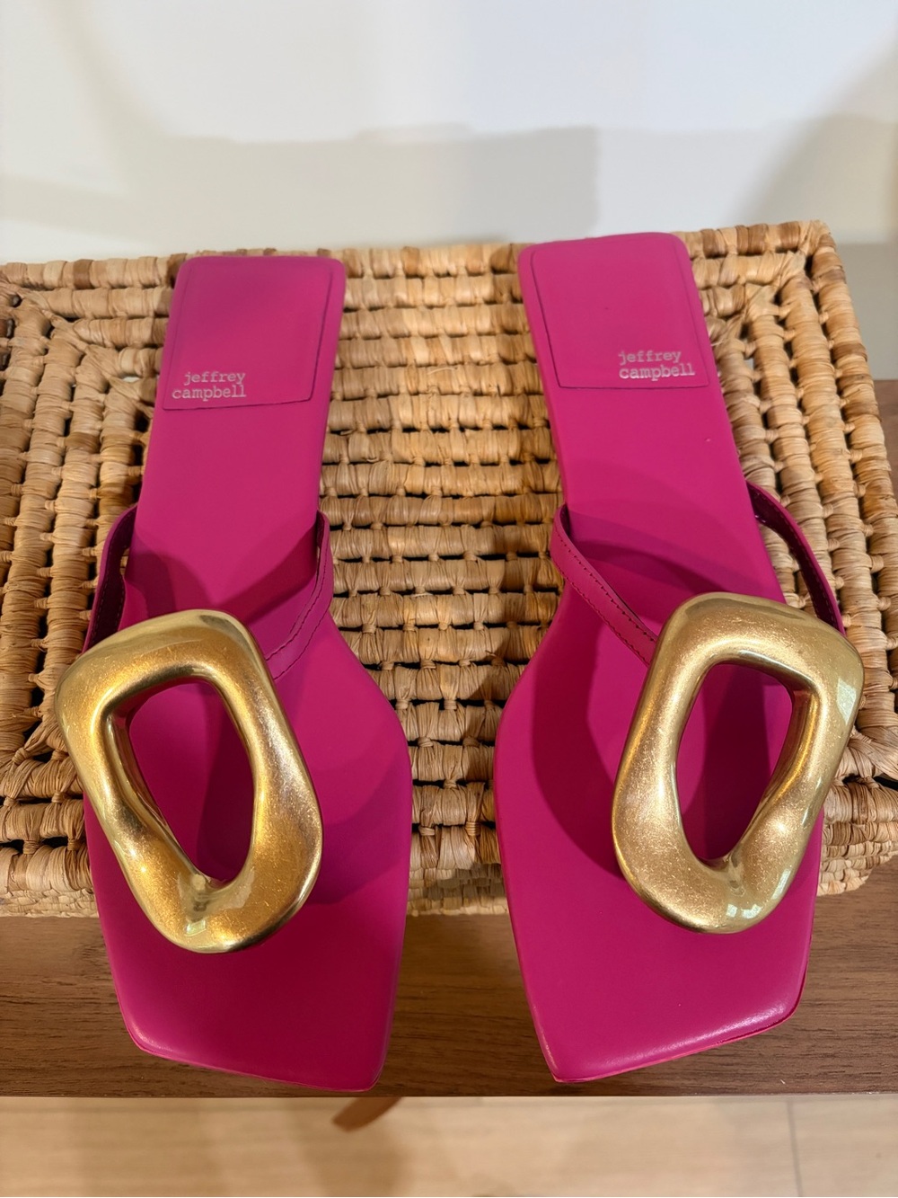 Jeffrey Campbell Linques-2 Fuchsia Pink Flat Sandals Gold Loop Square Toe Sz 11